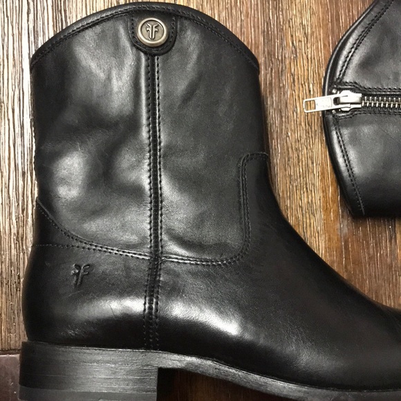 Frye Melissa Button Short 2 size 6 B - Picture 6 of 7